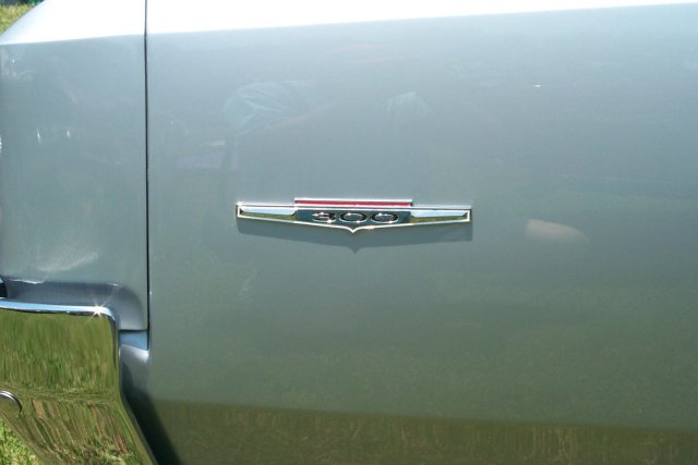 Quarter panel 300 series emblem