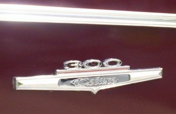 Quarter panel 300 Deluxe series emblem