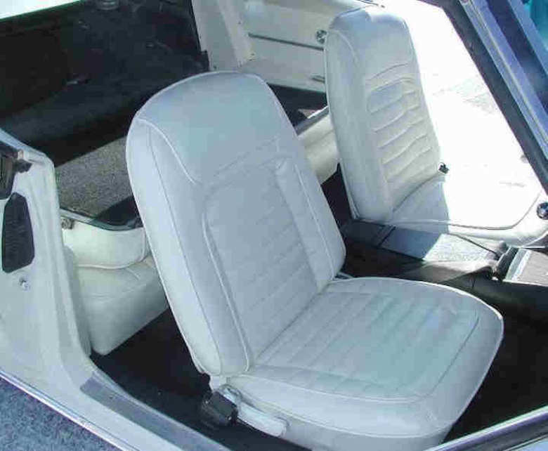 711 - Ivory/Black custom (late) - 08/27/2009