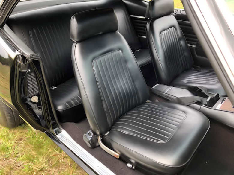 712 ~ Black standard w/headrest - 08/26/2019